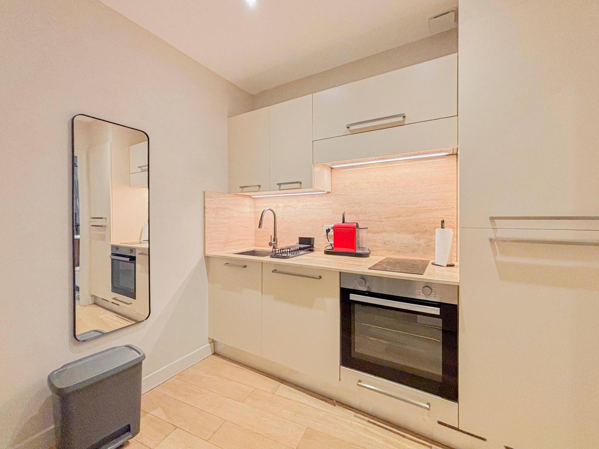 Appartamento Petit Cocon Au Coeur Du Vieux-nice, Wifi, Ac, 2pers *