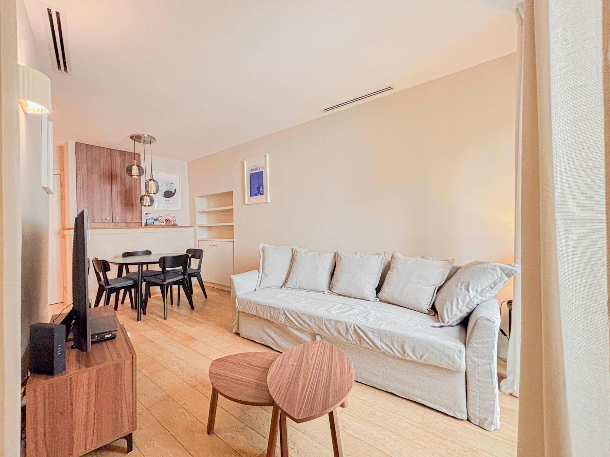 Appartamento Petit Cocon Au Coeur Du Vieux-nice, Wifi, Ac, 2pers *