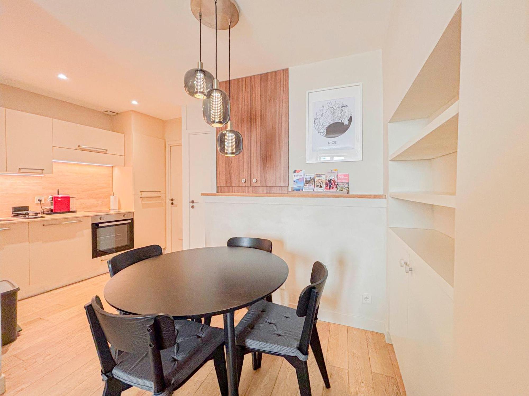 Appartamento Petit Cocon Au Coeur Du Vieux-nice, Wifi, Ac, 2pers Nizza
